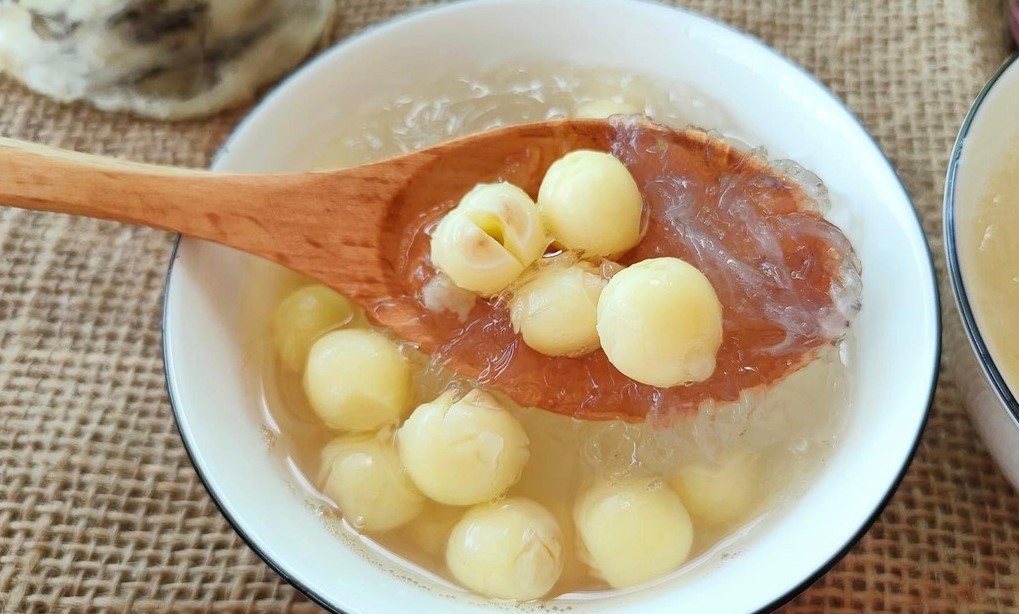 Cách nấu chè yến hạt sen
